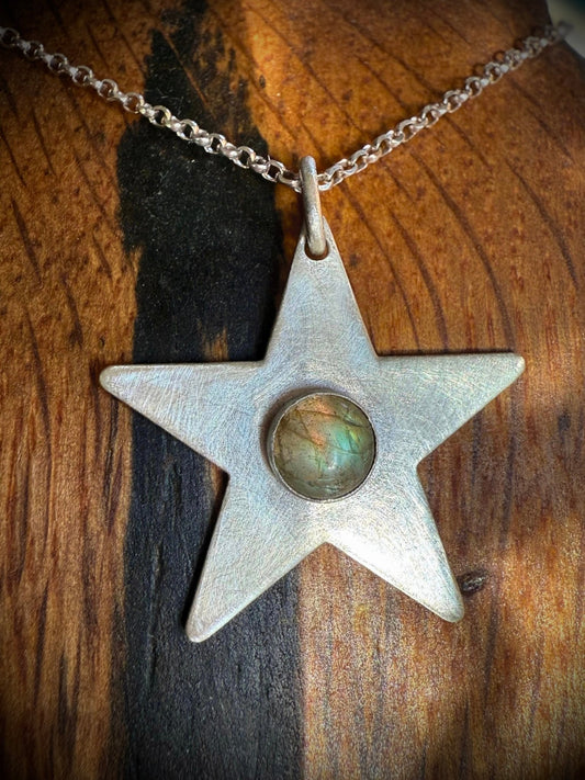 Northern Lights Labradorite Star Pendant - Relic